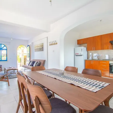 Holiday home Ayios Therissos House 19 *