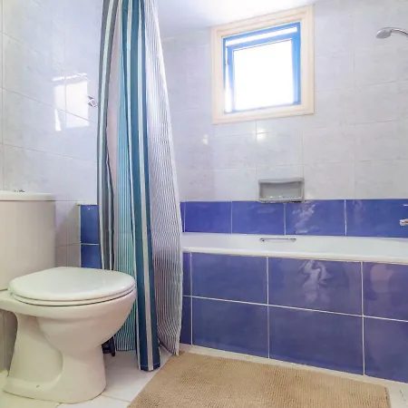 بيت للعطل Ayios Therissos House 19